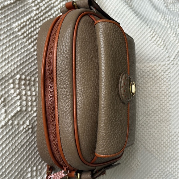 Rare Vintage Dooney and Bourke camera crossbody bag - Picture 4 of 16